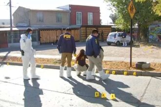 Balacera en Pedro Aguirre Cerda: Padre resultó herido en su mano y su hijo murió en el hospital