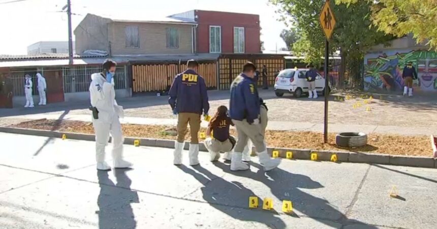 Balacera en Pedro Aguirre Cerda: Padre resultó herido en su mano y su hijo murió en el hospital