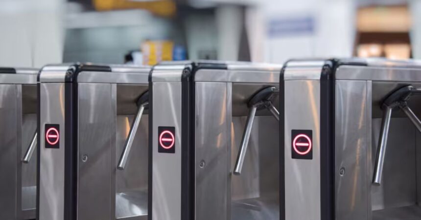 Nueva forma de pago en el Metro de Santiago: así funcionará el nuevo sistema sin contacto