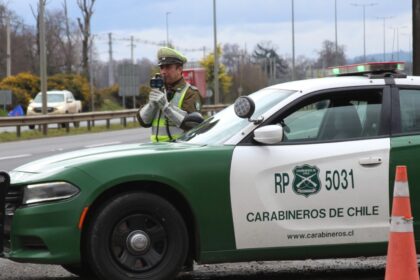 Carabineros repele carrera clandestina de 300 vehículos tras intento de atropello en Cartagena