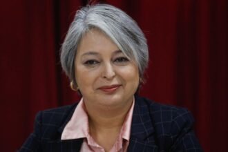 Jeannette Jara evalúa su continuidad en el Partido Comunista si gana las primarias
