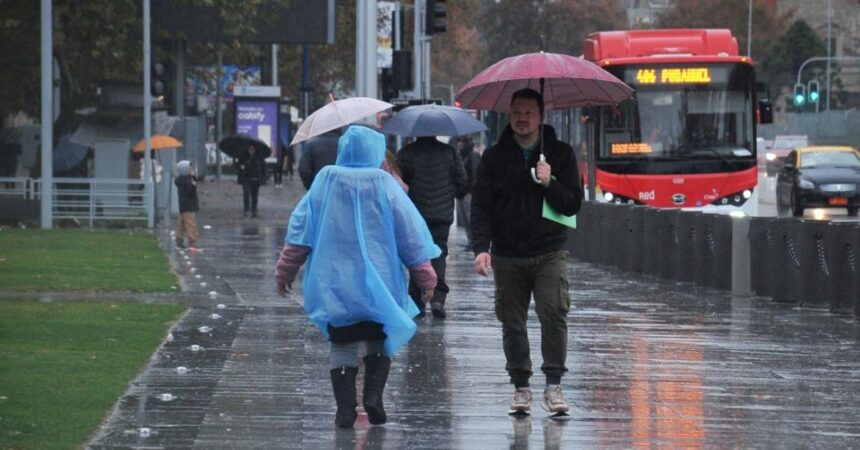 Lluvias y ráfagas de hasta 70 km/h: regiones de Chile donde se esperan precipitaciones este miércoles