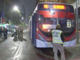 Doble atropello en el centro de Santiago: dos mujeres mueren tras ser impactadas por micro de Red Movilidad