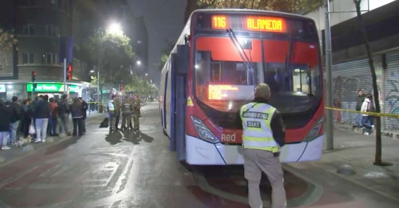 Doble atropello en el centro de Santiago: dos mujeres mueren tras ser impactadas por micro de Red Movilidad