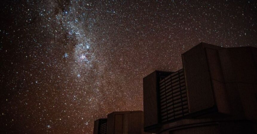 Astrónomos de todo el mundo piden a Boric reubicar proyecto industrial que amenaza observatorios en el norte de Chile