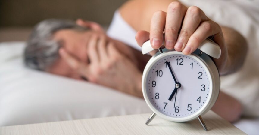 Cambio de hora: cómo adaptarse al horario de invierno sin afectar la calidad del sueño