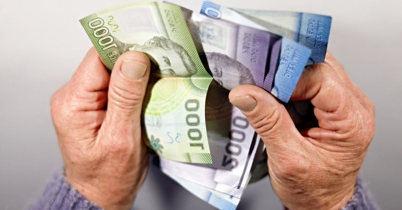¿Cuándo sube la PGU a $250.000? Revisa las fechas del aumento gradual