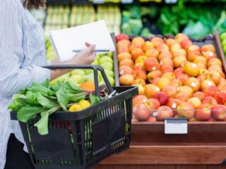 IPC sube 0,2% en abril: inflación se modera y destaca alza en bienes y servicios básicos
