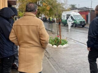 Hombre muere tras recibir 10 disparos a las afueras de una botillería en Renca