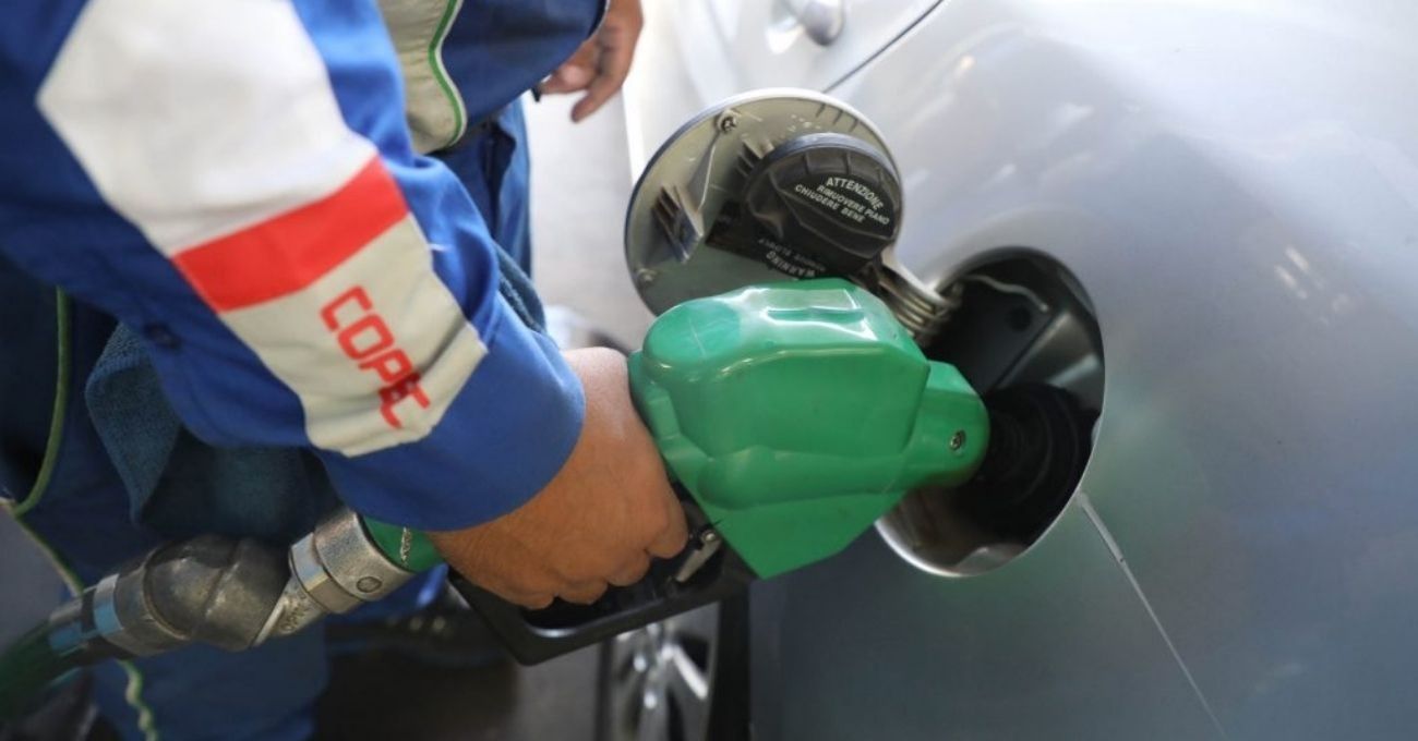Hay descuentos de hasta $300 por litro: Conoce las promociones que hay en bencina durante mayo
