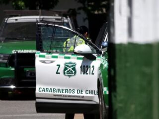 Dos carabineros atropellados en el centro de Santiago: uno está en estado grave