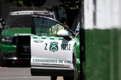 Dos carabineros atropellados en el centro de Santiago: uno está en estado grave
