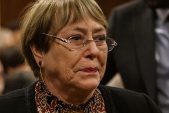 Michelle Bachelet expresa preocupación por el clima social en Chile: "La sociedad tiene mucha rabia"