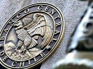 Imacec de marzo supera expectativas y economía chilena crece 3,8%: producción, comercio y servicios al alza