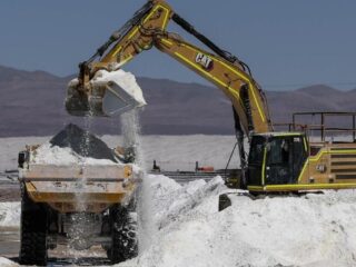 Vuelco en caso litio: BYD y Tsingshan confirman continuidad de sus proyectos en Chile tras intervención china
