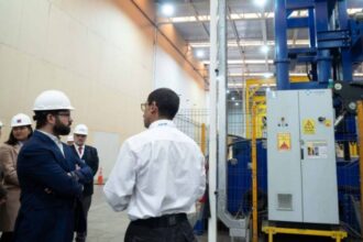 Chile inaugura la primera planta de reciclaje de neumáticos mineros del mundo: estará en Antofagasta