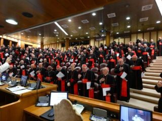 Papa León XIV explica por qué eligió su nombre: Compromiso con la cuestión social y la inteligencia artificial