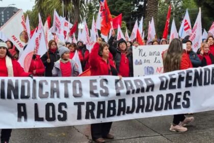 Marcha en Valdivia por más mejoras laborales en el Día del Trabajador