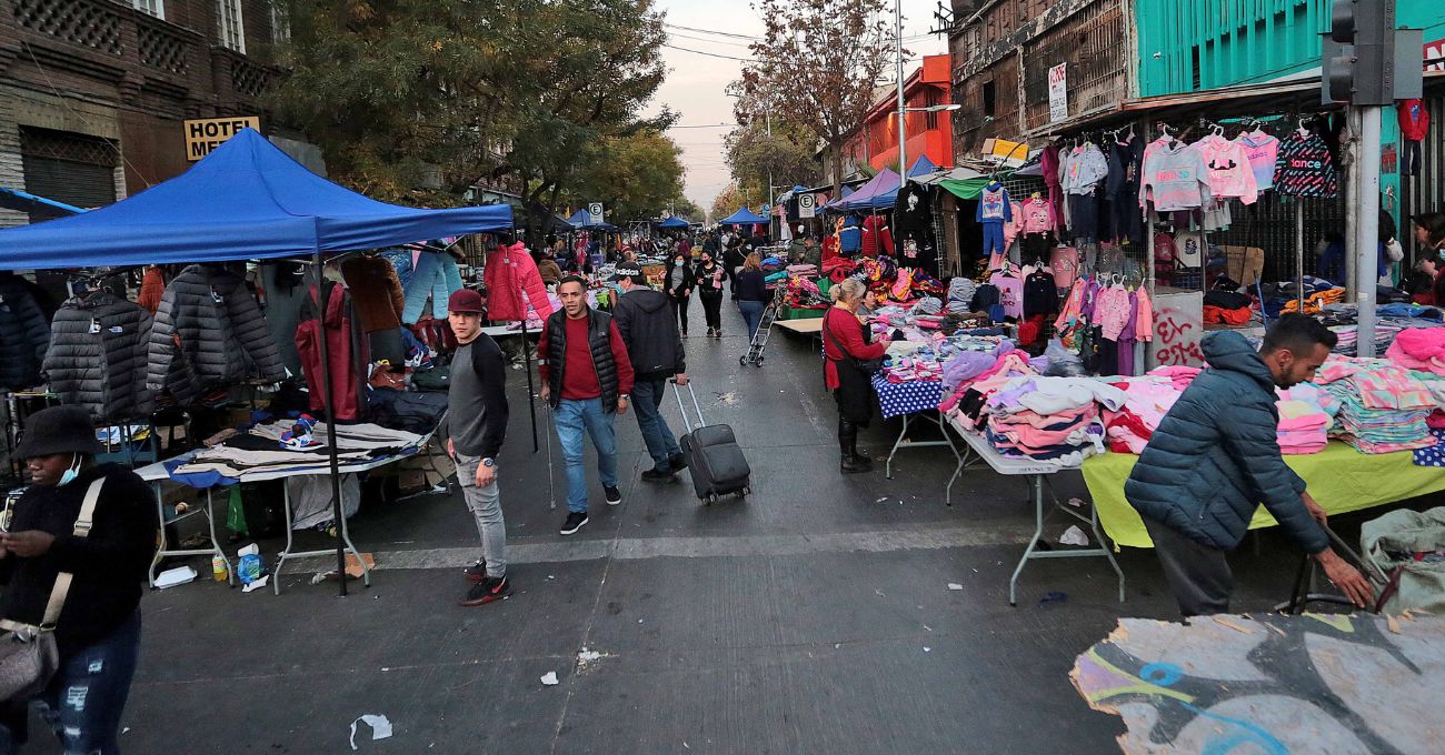 Problema del comercio ambulante en Estación Central: ¿Cómo solucionarlo efectivamente?