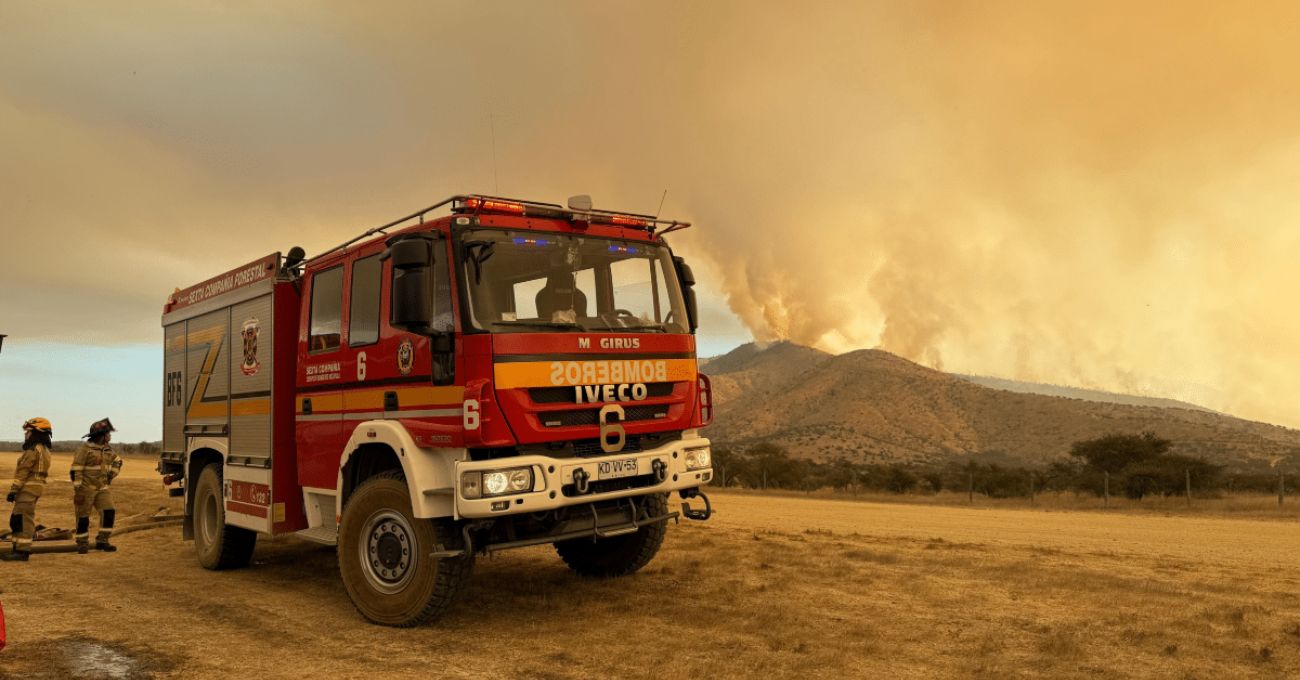 Incendio forestal en María Pinto provoca Alerta Amarilla y movilización urgente