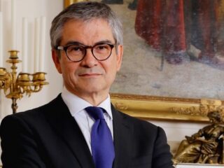Ministro de Hacienda enfrenta nuevas acusaciones: impacto en el entorno político
