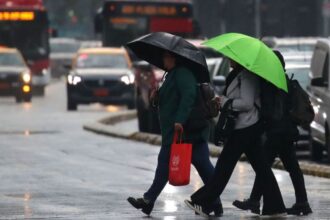 Fuertes lluvias en Santiago: Pronóstico del tiempo detallado para miércoles y jueves