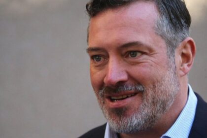 Alcalde de Ñuñoa acusa al Frente Amplio por estacionadores ilegales a votación