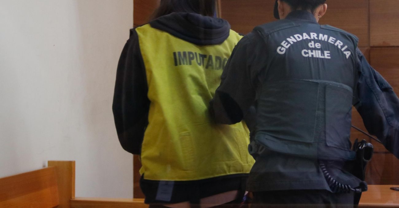 Madre acusada de abandonar a su hija en plaza de Puerto Montt