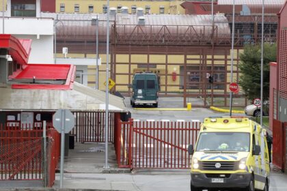 Gendarmería de Los Lagos presenta querella por agresión a oficial