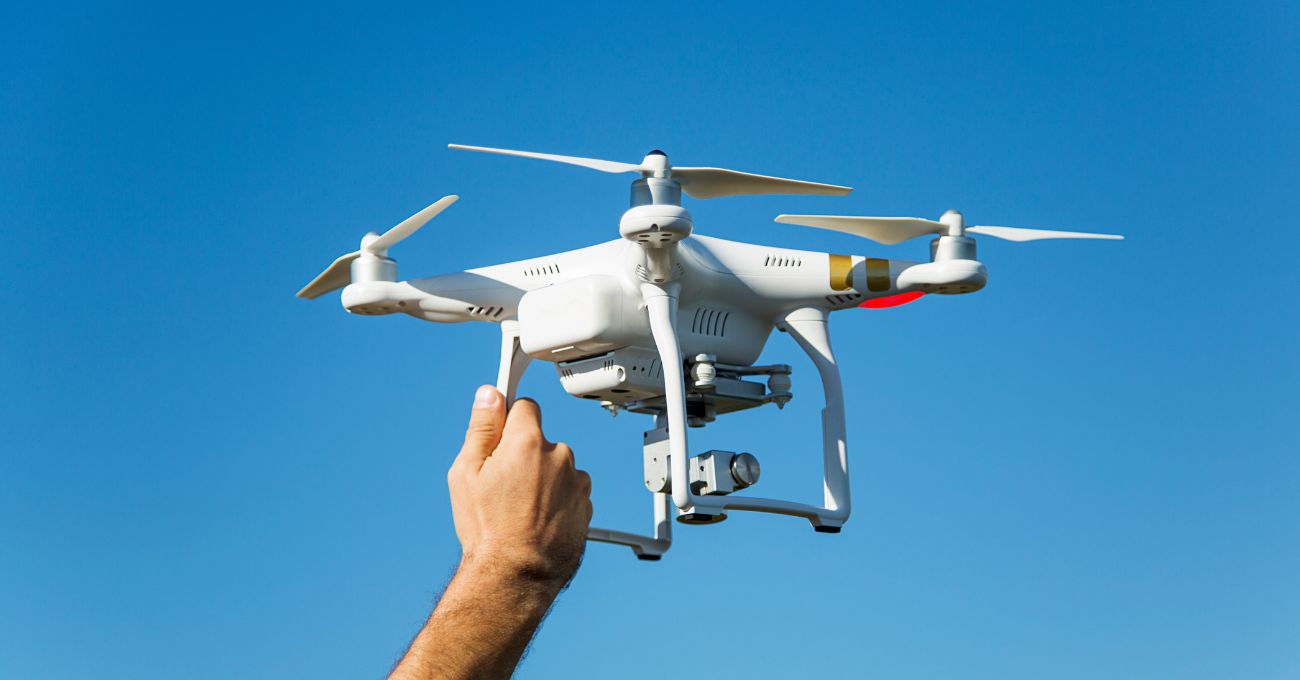 Prohiben vuelo de drones en zonas de Chile por razones de seguridad