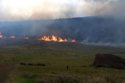 Alerta Roja en Isla de Pascua por incendio forestal "Pau Hito"