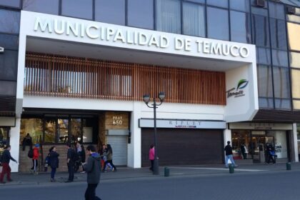 Multa a Municipalidad de Temuco por instalar pórtico detector de metales