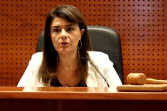 Suspenden a Ministra Verónica Sabaj por comunicaciones privadas con abogado