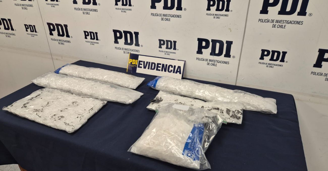 Detienen a británico con 5.1 kilos de metanfetaminas en Santiago