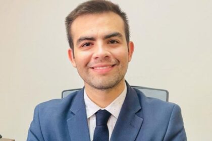 Renuncia director del Sernac Valparaíso por viajar estando con licencia