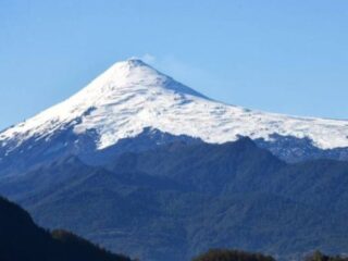 Excursionista muere al caer en cráter del Volcán Villarrica en Chile