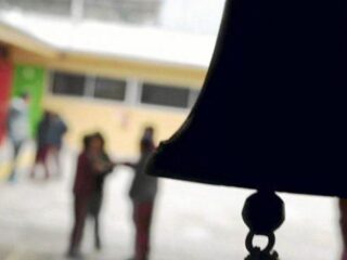 Semana violenta en escuelas chilenas: Alcalde pide medidas urgentes y formalizan presuntos responsables