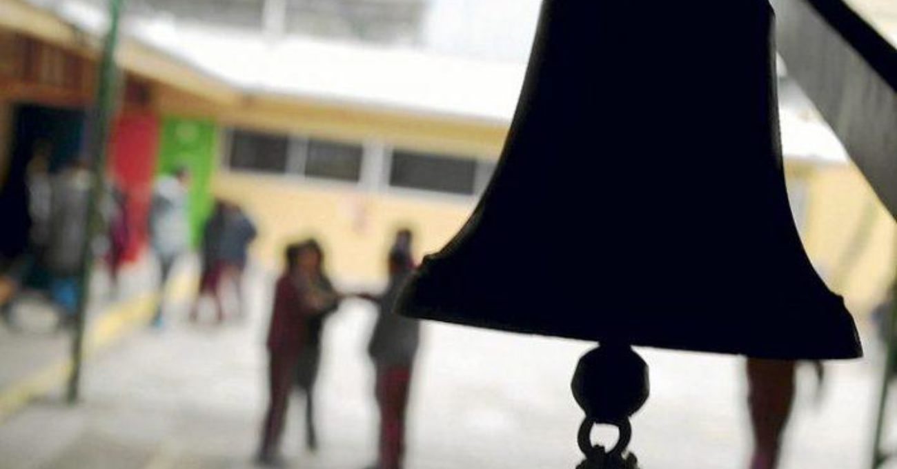 Semana violenta en escuelas chilenas: Alcalde pide medidas urgentes y formalizan presuntos responsables