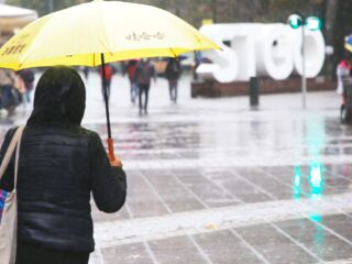 Centro noruego anticipa lluvias en Santiago este fin de semana: Revisa cuándo y cuánto podría llover