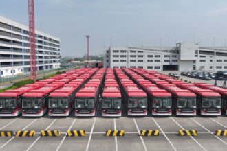 Así son los nuevos buses chinos del sistema RED que circularán por Santiago: con Wi-Fi, USB y sensores de última generación