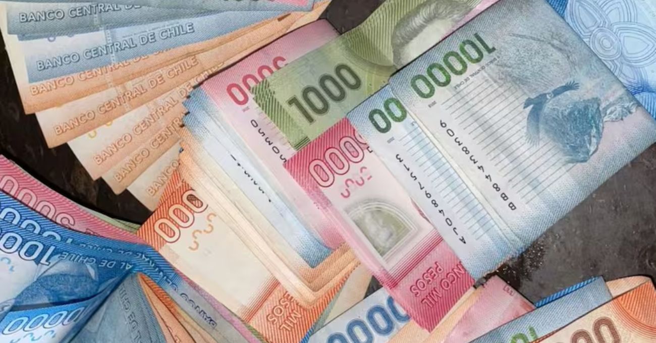 Consulta con tu RUT si puedes recibir $73.000 del Bono Cuarto Medio en mayo: se paga automáticamente