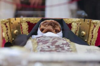 Santa Teresa de Jesús: exhiben sus restos por primera vez en más de un siglo en España