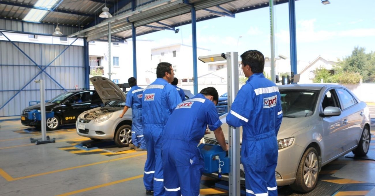 Revisión técnica 2025 exige nuevo requisito: Patente debe estar grabada en vidrios y espejos