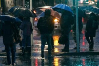 Tres eventos de lluvias para Santiago este fin de semana: ¿Cuándo y cuánto lloverá?