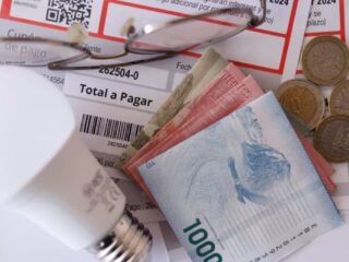 Suben las cuentas de la luz: Revisa cuánto subirán en tu comuna a partir de julio
