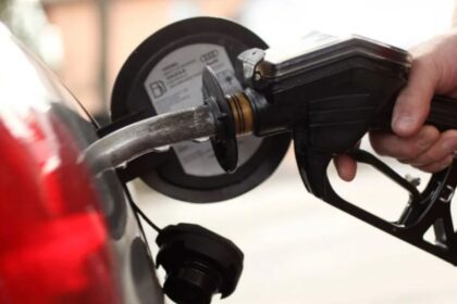 La parafina bajó $20: Revisa cómo quedaron los precios de los combustibles este jueves 15 de mayo