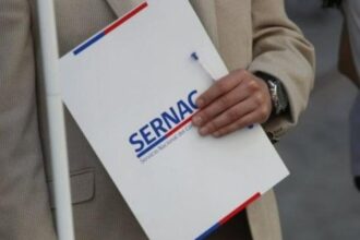 Sernac prohíbe cobros extra por retiro en tienda: Empresas deben ofrecer opción gratuita