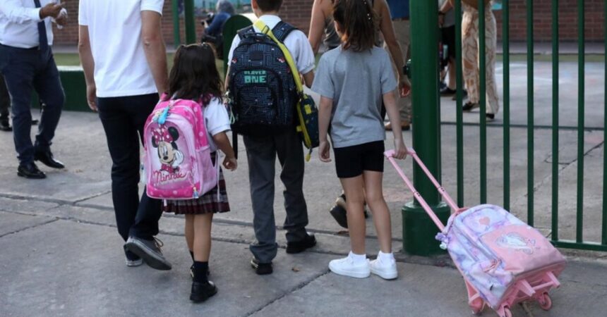 Vacaciones de Invierno 2025: Estas son las regiones que tendrán tres semanas de descanso escolar