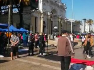 Alcalde de Estación Central pide presencia militar ante masivo comercio ambulante