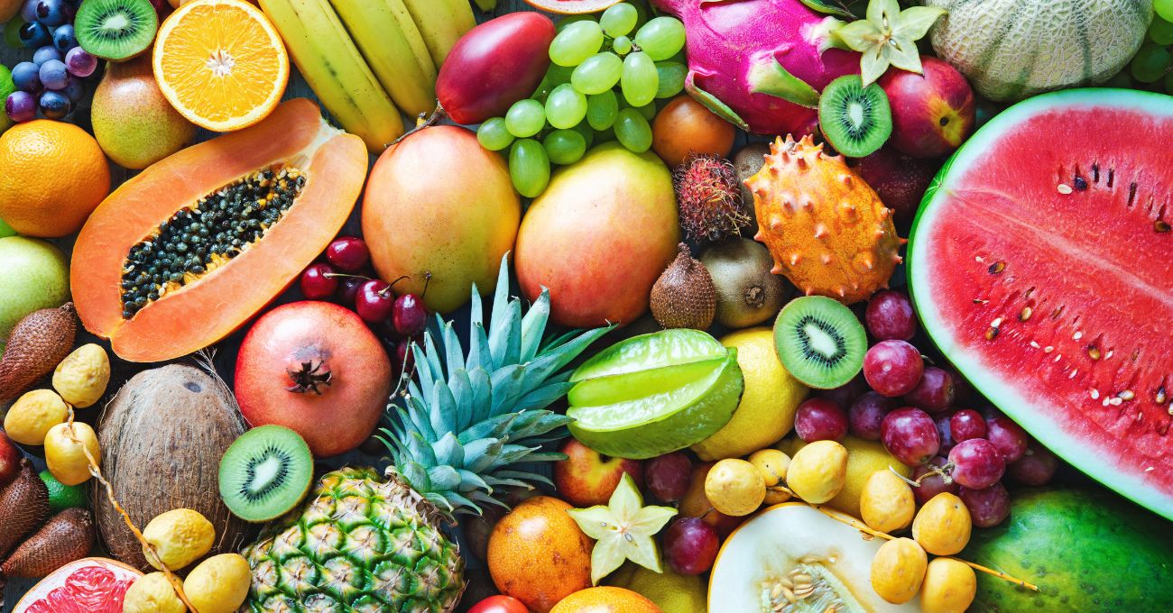 ¿Cuándo es realmente necesario pelar las frutas? Beneficios, precauciones y mitos